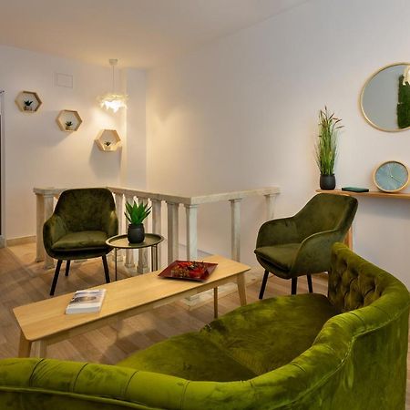 Lagom Hotel Bukares Bagian luar foto