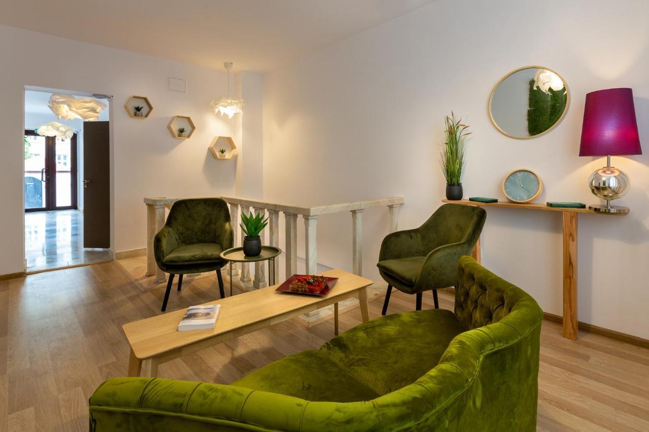 Lagom Hotel Bukares Bagian luar foto