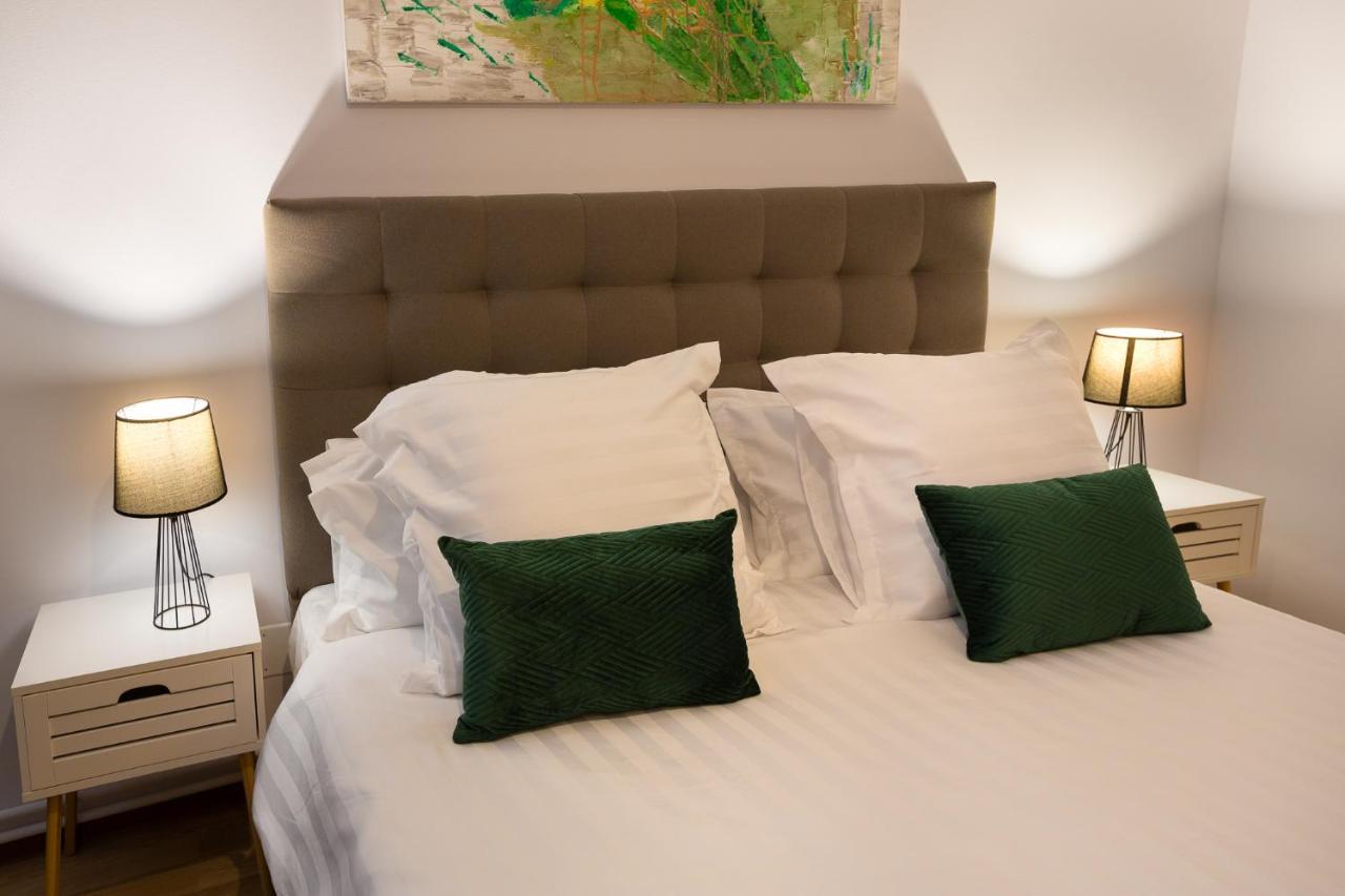 Lagom Hotel Bukares Bagian luar foto