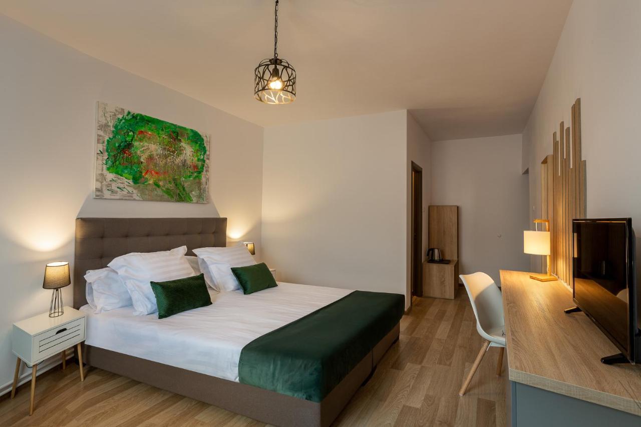 Lagom Hotel Bukares Bagian luar foto