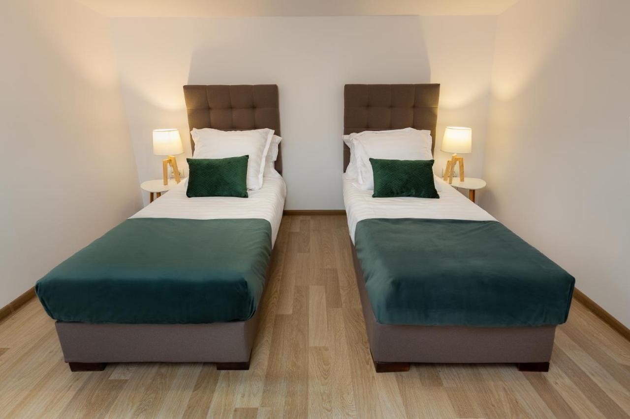 Lagom Hotel Bukares Bagian luar foto
