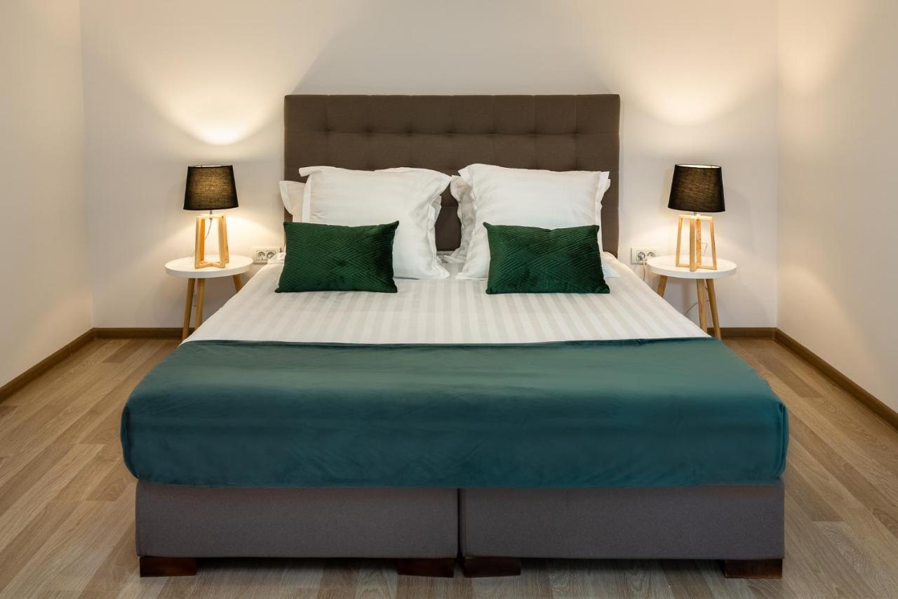 Lagom Hotel Bukares Bagian luar foto