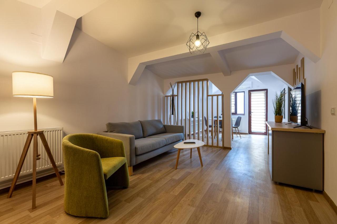 Lagom Hotel Bukares Bagian luar foto