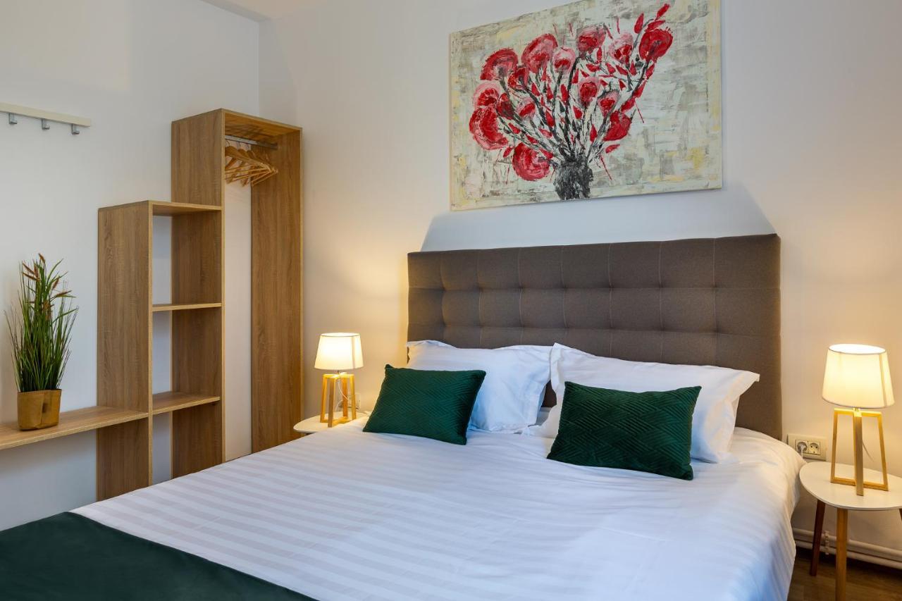 Lagom Hotel Bukares Bagian luar foto
