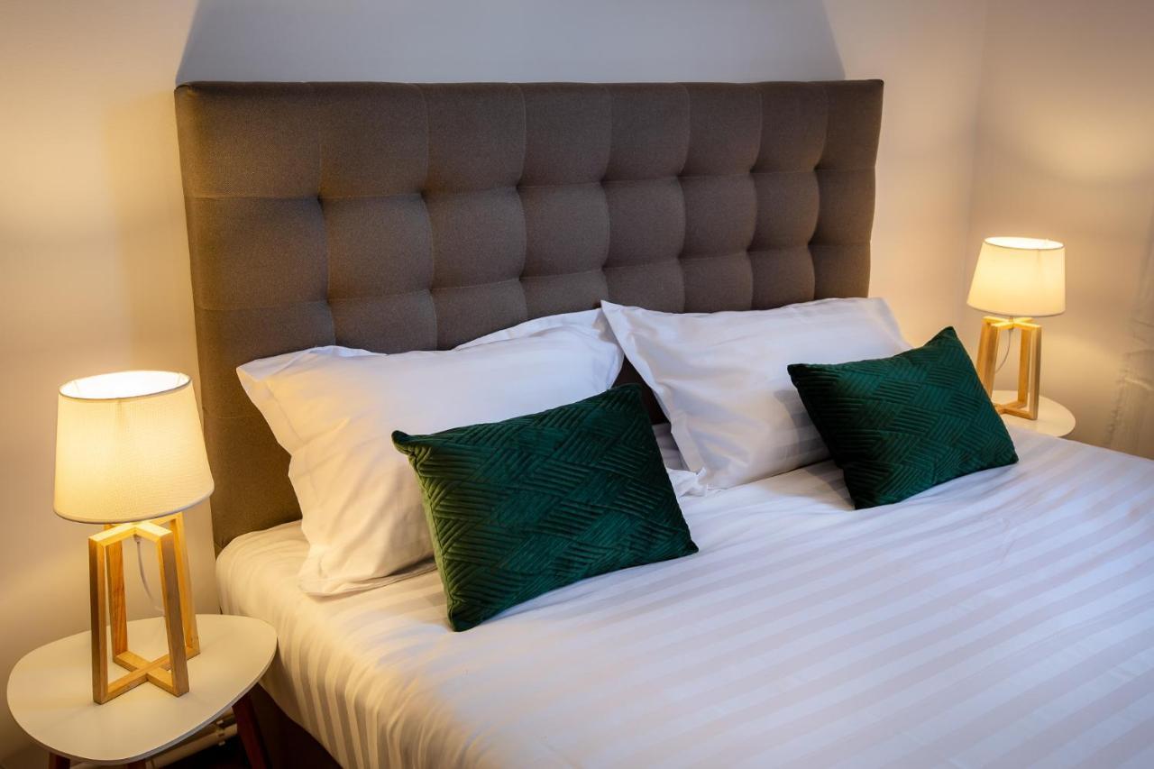 Lagom Hotel Bukares Bagian luar foto