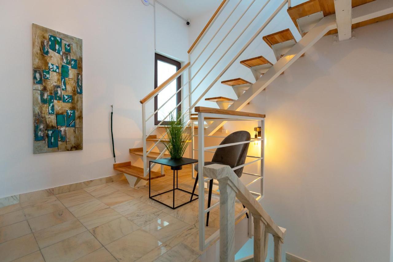 Lagom Hotel Bukares Bagian luar foto